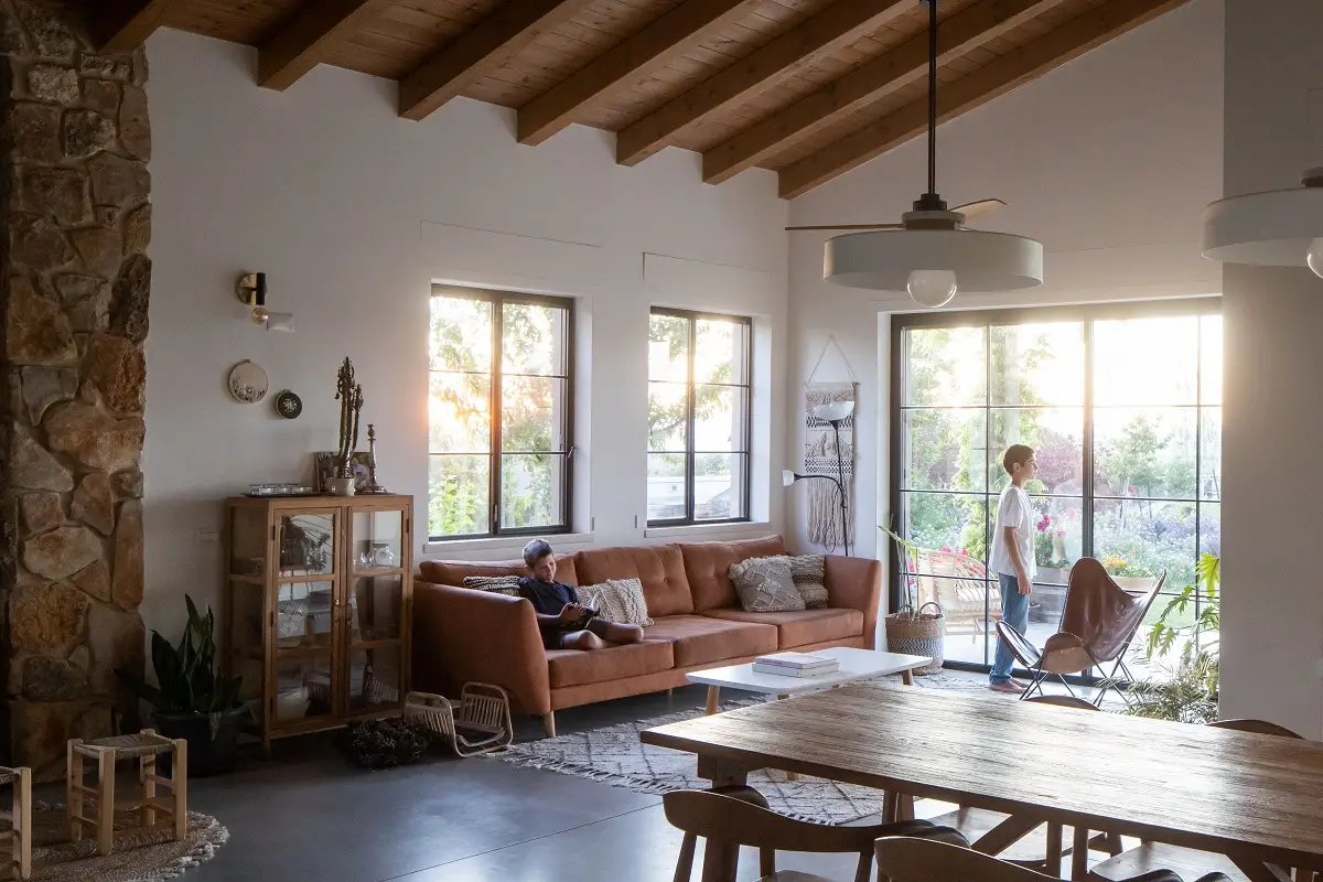 מהעיר למרחבים הפתוחים: עיצוב בית משפחתי בגולן