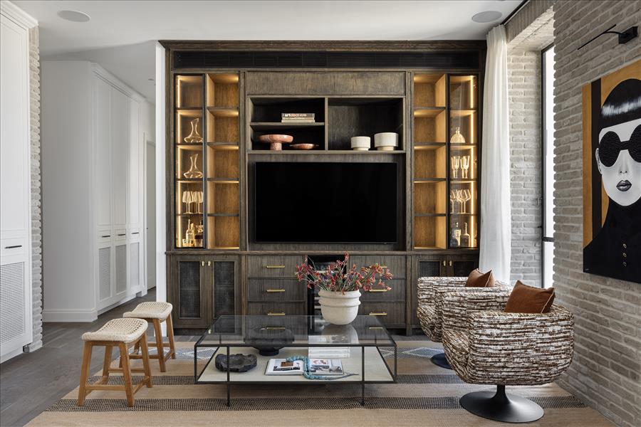 עבודת נגרות בצביעה אומנותית