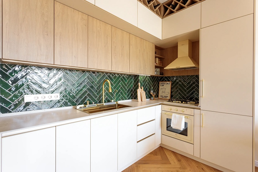 חיפוי קרמיקה ירוק בהנחת פישבון