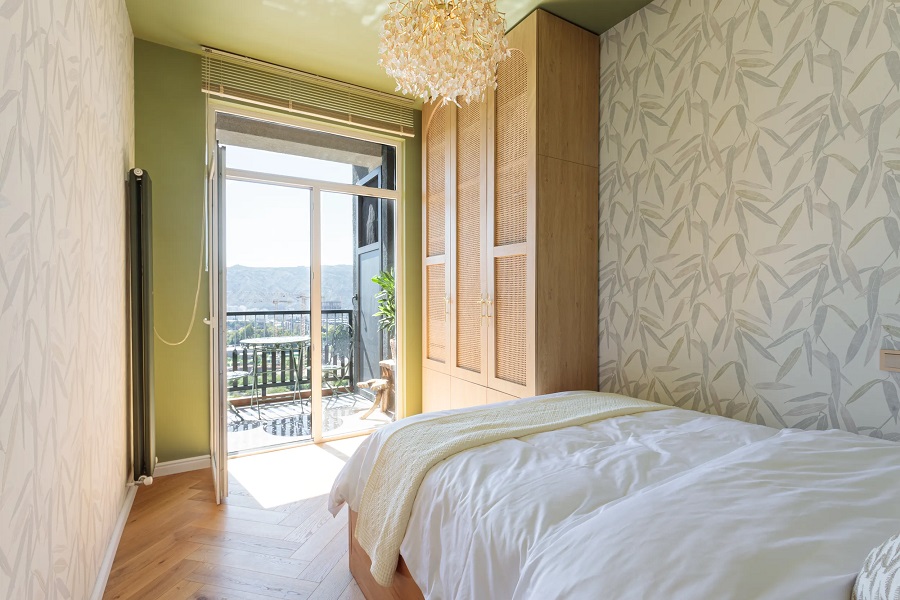 טפט המחזק את השפה העיצובית בחדר