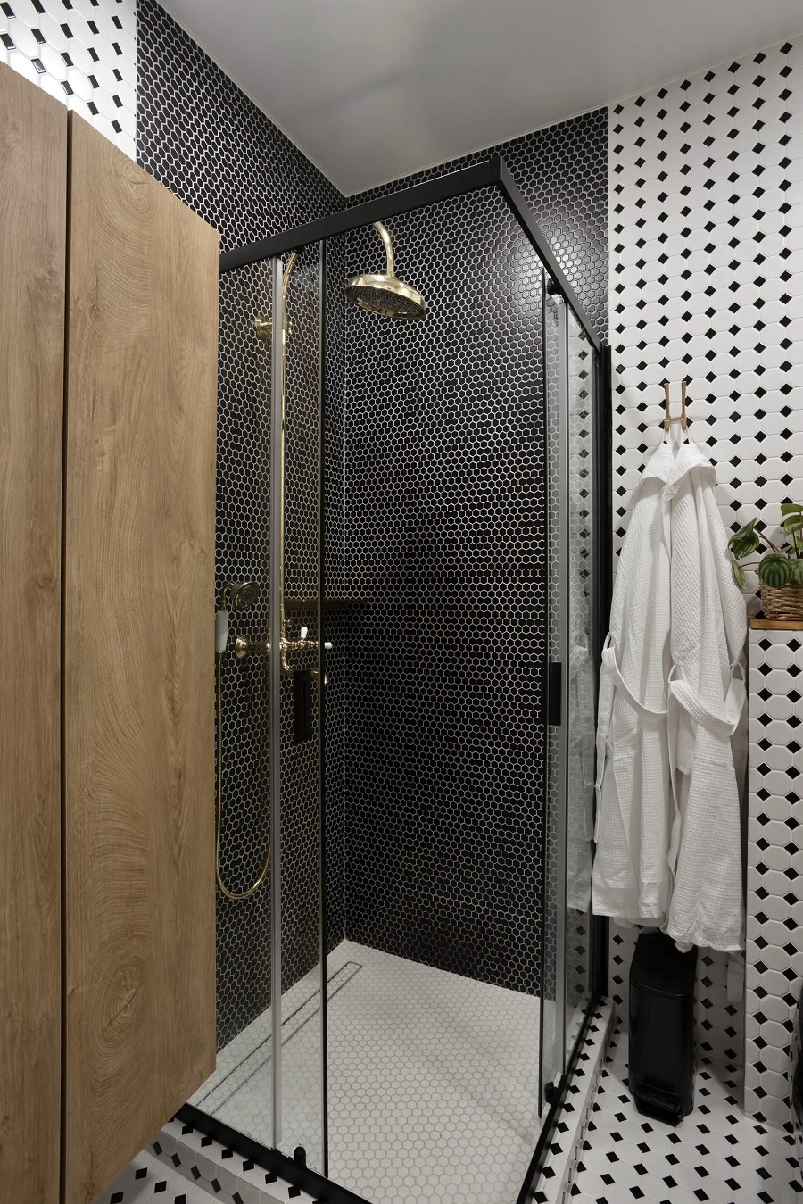 מונוכרומטי עם טוויסט פראי