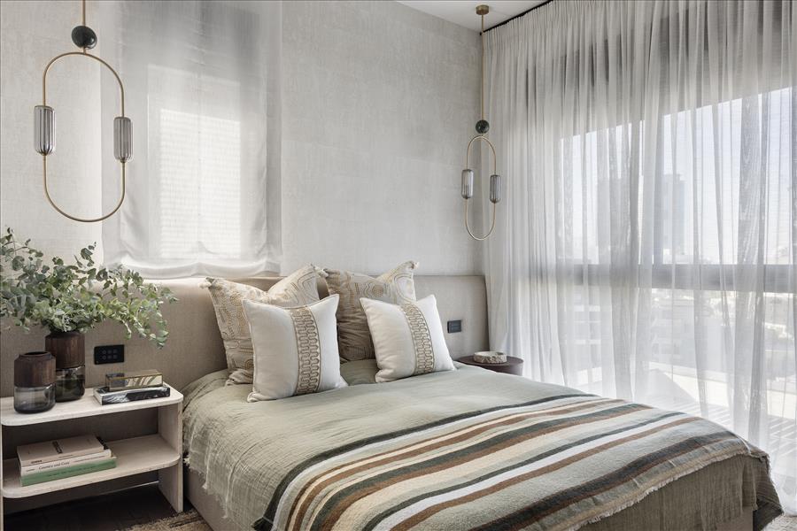 עטוף בפלטת גוונים בהירה