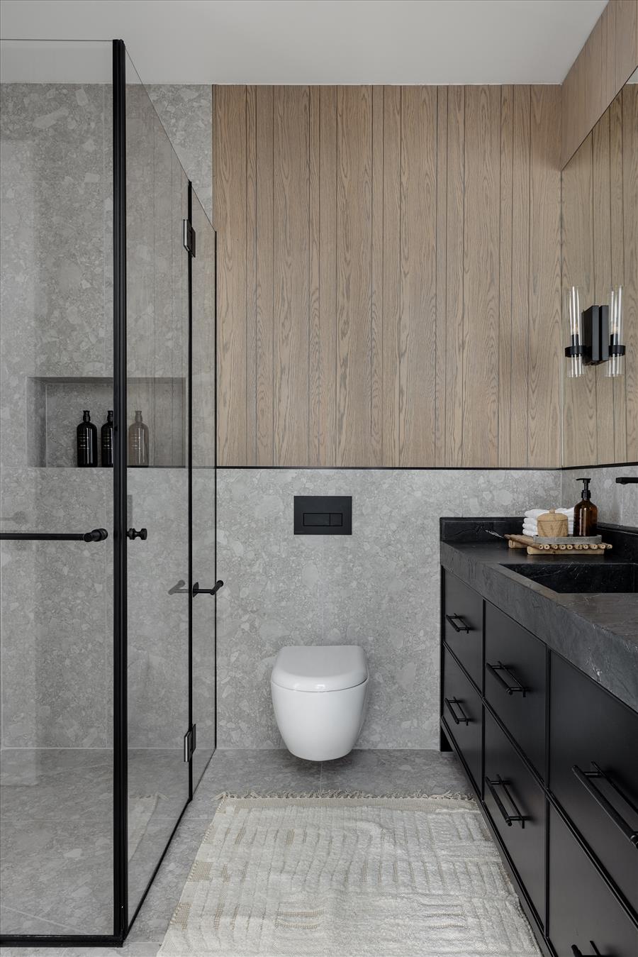 שילוב חומרים מרשים