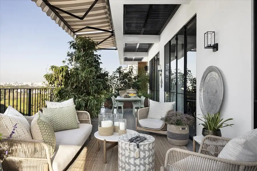 פינת ישיבה ששמזמינות לעצור למנוחה קצרה