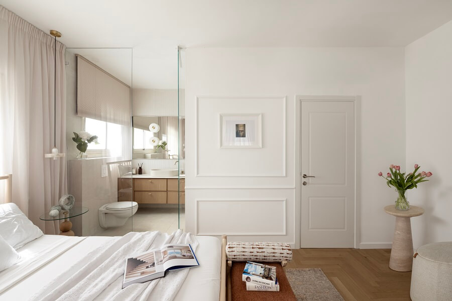 מאפשרת מבט פתוח כבר מרגע הכניסה לחדר