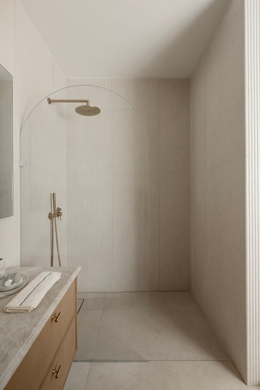 חדר רחצה מפנק ביחידת ההורים