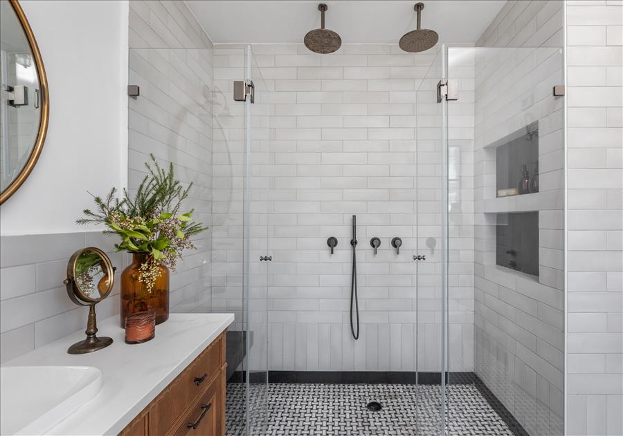 שילוב מדויק של גווני שחור לבן