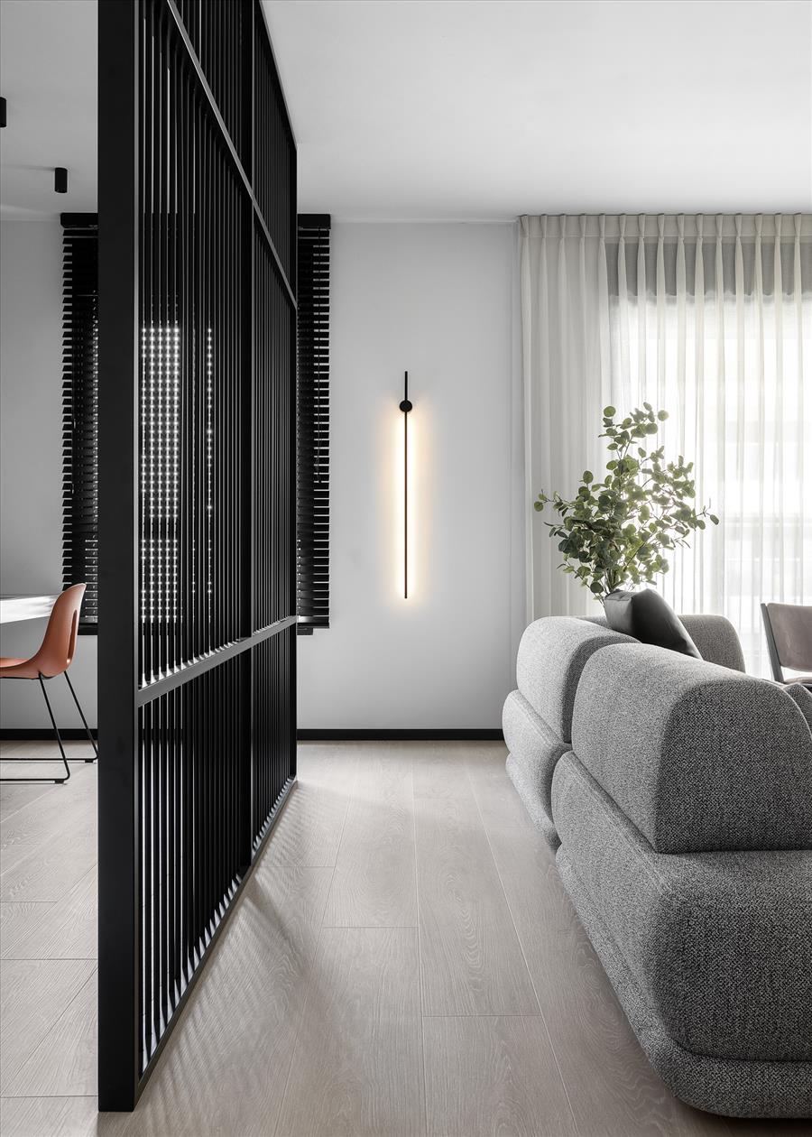 נגיעות צבע מדודות המוסיפות עומק ואופי