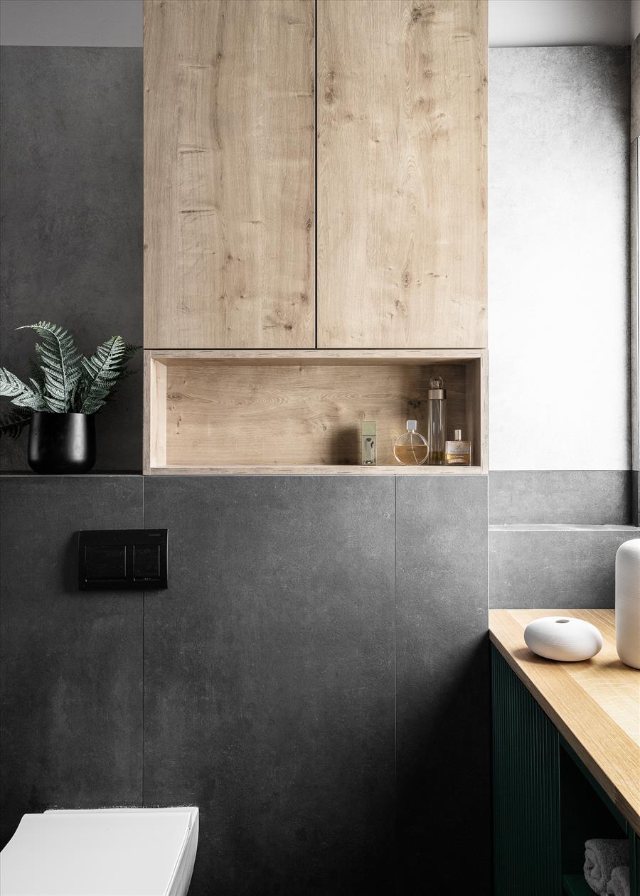 עץ טבעי ומלא נוכחות