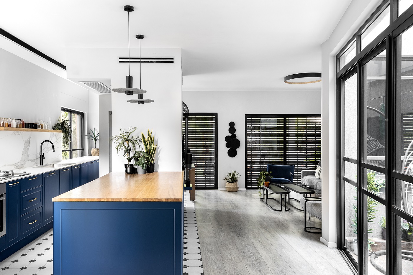 כשהבית מבקש שינוי: שיפוץ בית פרטי במרכז