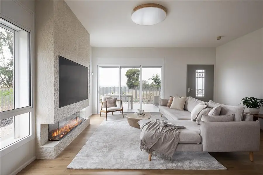 פלטת הצבעים רגועה של לבן, בז', אפור בהיר וקרם