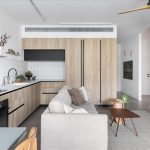 פלטת צבעים ניטרלית ורכה שמייצרת בסיס נינוח ונקי