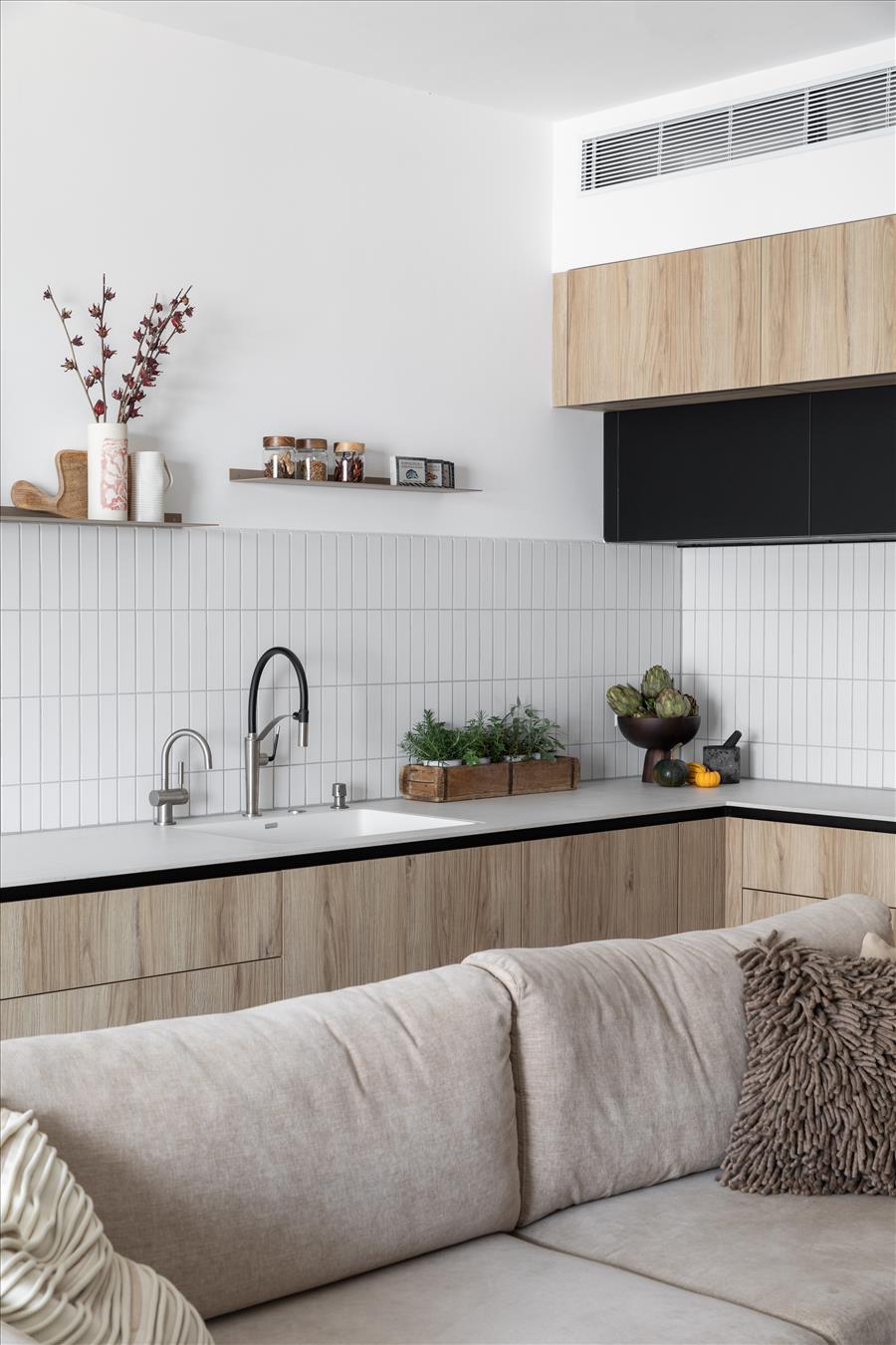 איזון הרמוני בין  פרקטיות לאמירה עיצובית ברורה