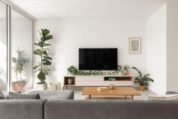 ריהוט מינימליסטי המעניק למרחב שקט עיצובי