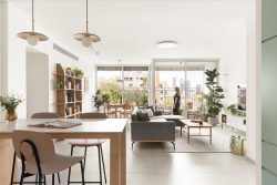 זכוכית שקופה המבטלת את הגבול הפיזי בין הפנים לחוץ