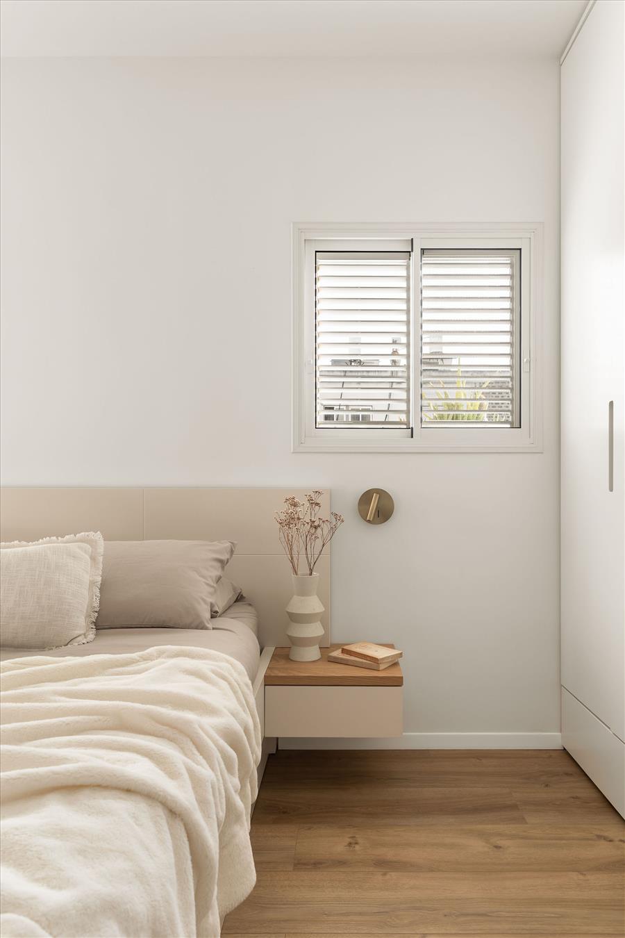 אור טבעי מדויק לצד תכנון קפדני 